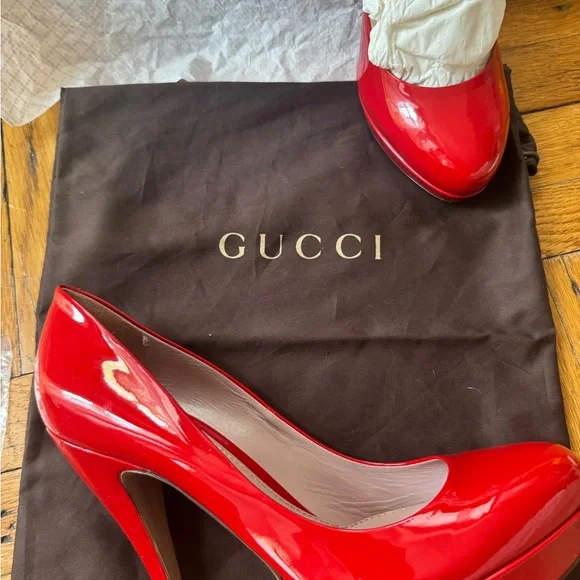 Gucci Red Patent Leather Heels - Picture 3 of 13